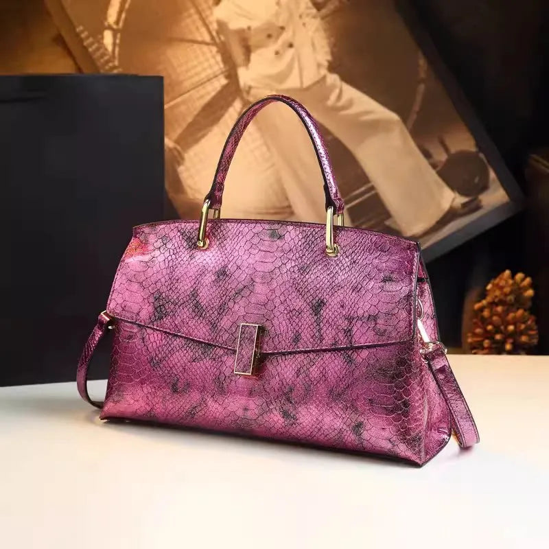 Serpentine Laser-Pattern Shoulder Bag, Retro PU Bag - product photo 2