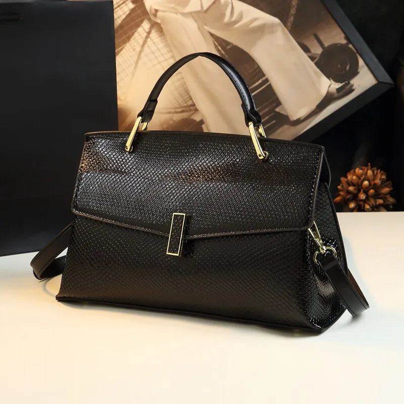 Serpentine Laser-Pattern Shoulder Bag, Retro PU Bag - product photo 6